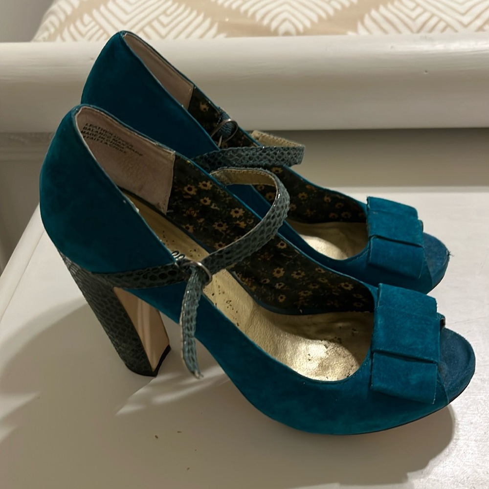 Seychelle leather heels